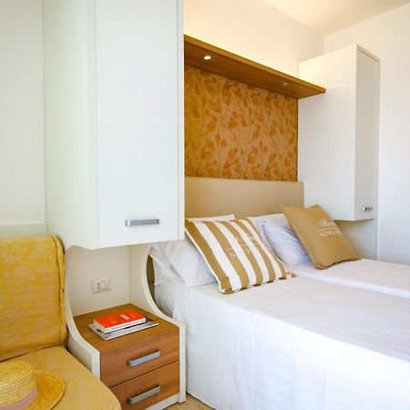Eurhotel ริมินี ภายนอก รูปภาพ