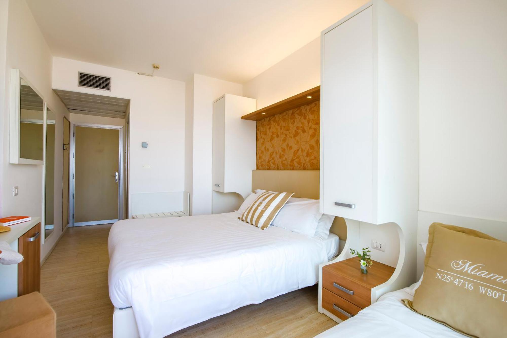 Eurhotel ริมินี ภายนอก รูปภาพ