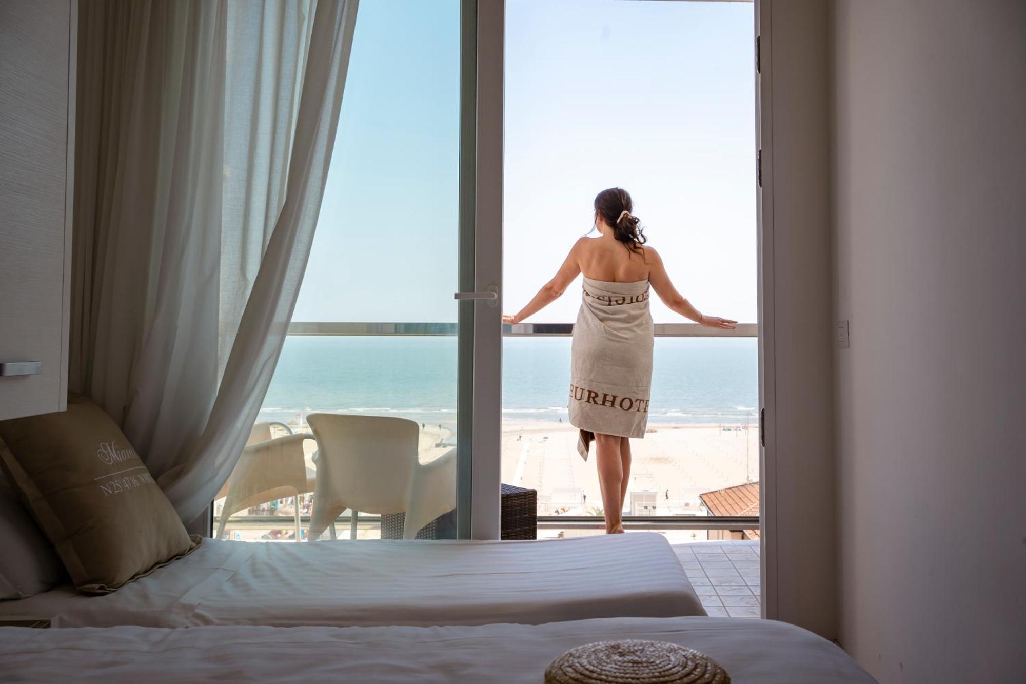 Eurhotel ริมินี ภายนอก รูปภาพ