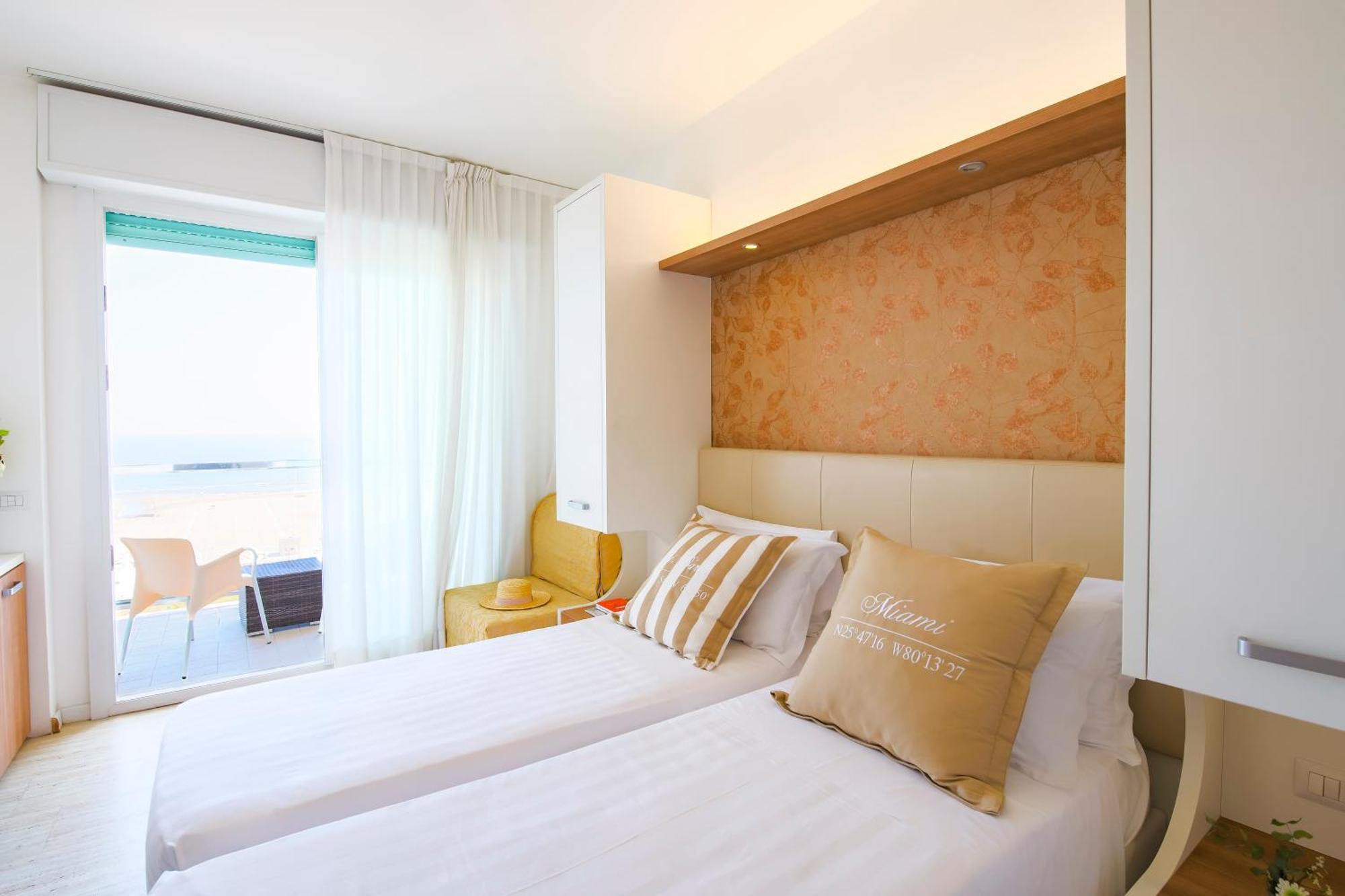 Eurhotel ริมินี ภายนอก รูปภาพ