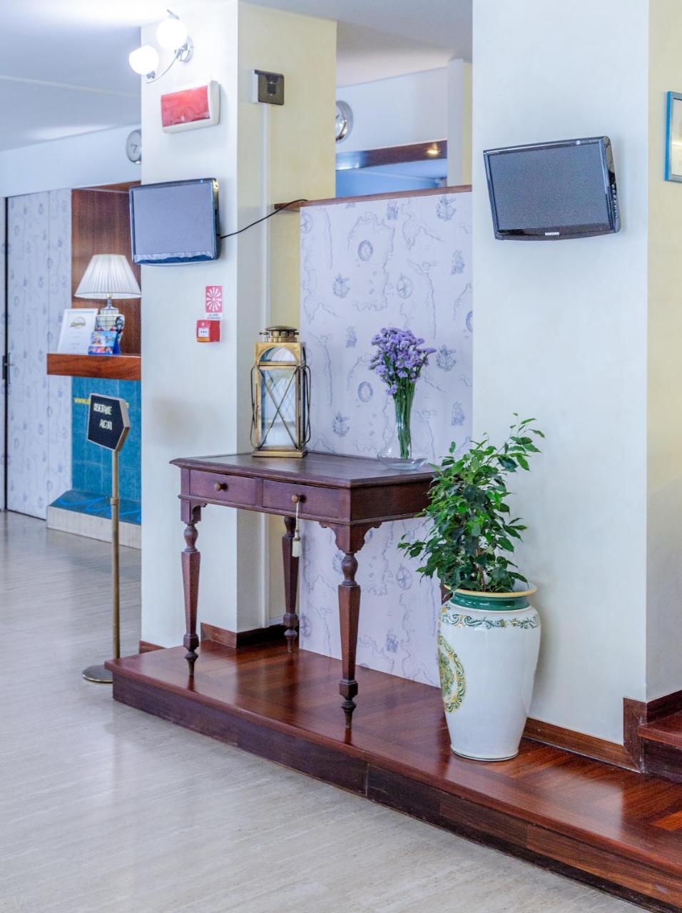 Eurhotel ริมินี ภายนอก รูปภาพ